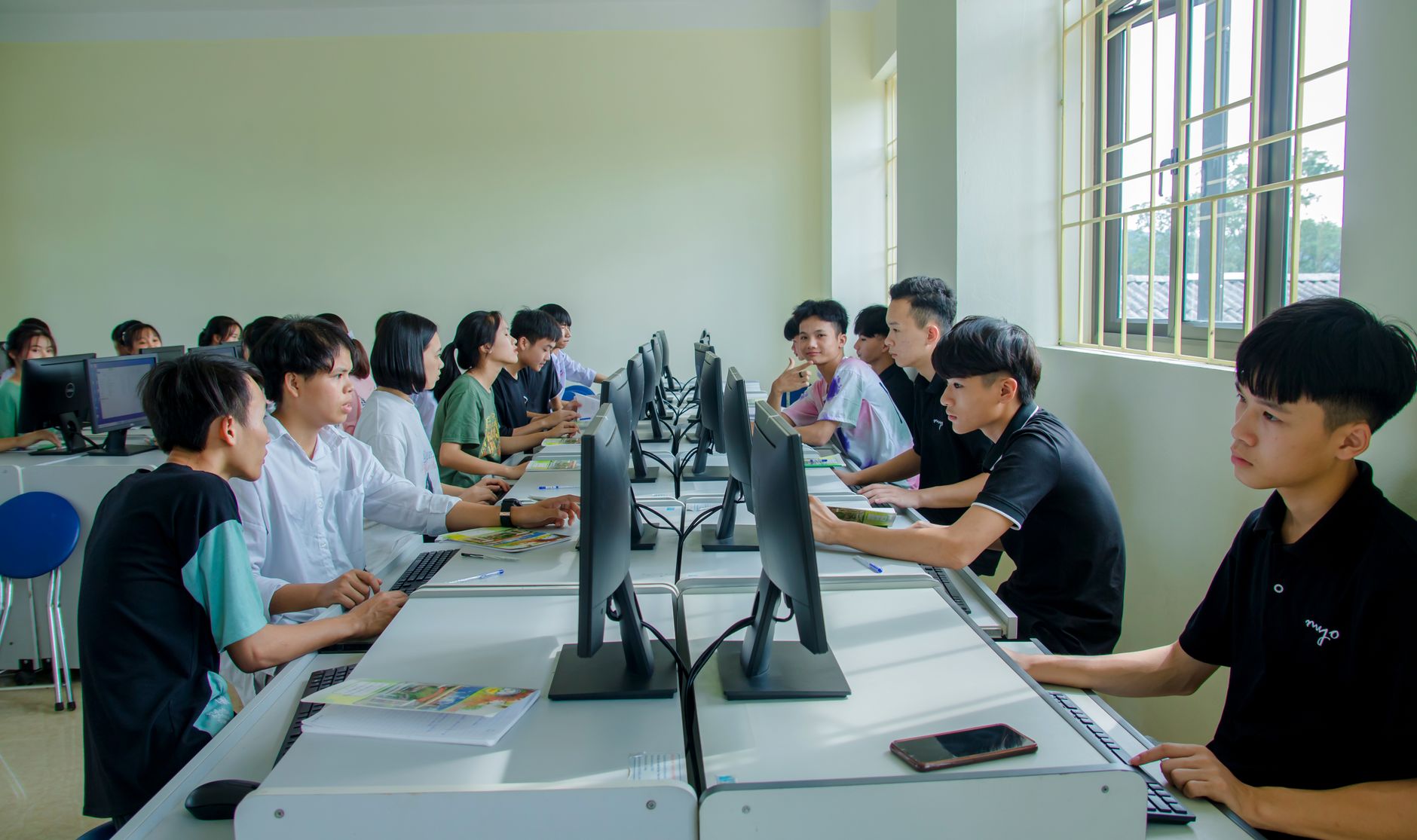 2026 年阿米提大学迪拜校区申请指南：选校、费用与服务边界